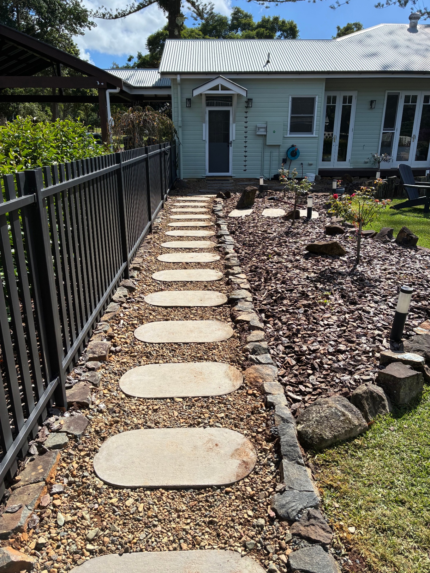 Stepping-stone pathway & garden tidy